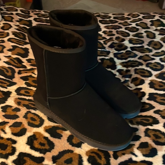 Jonsen (Ugg Type) Boots. Black. Size 11